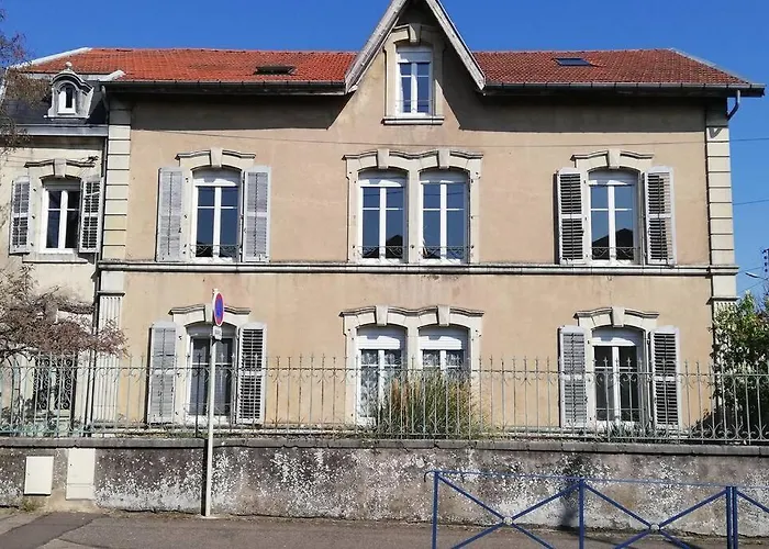Superbe Logement Dans Une Maison De Caractere